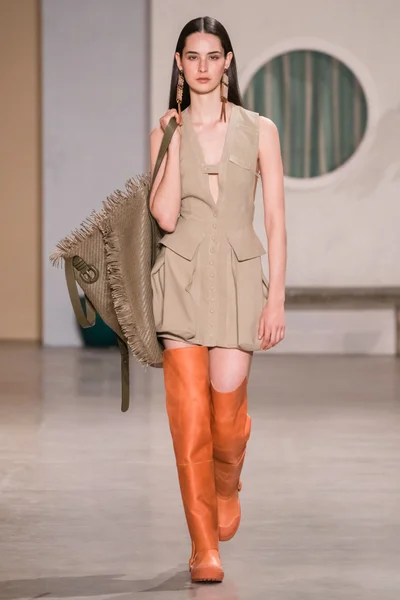 Look 22